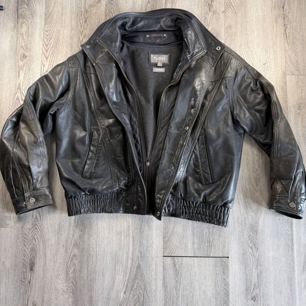 Wilsons Leather Mens XL Black Bomber Jacket Thinsulate Insulated Full Zip Coat
